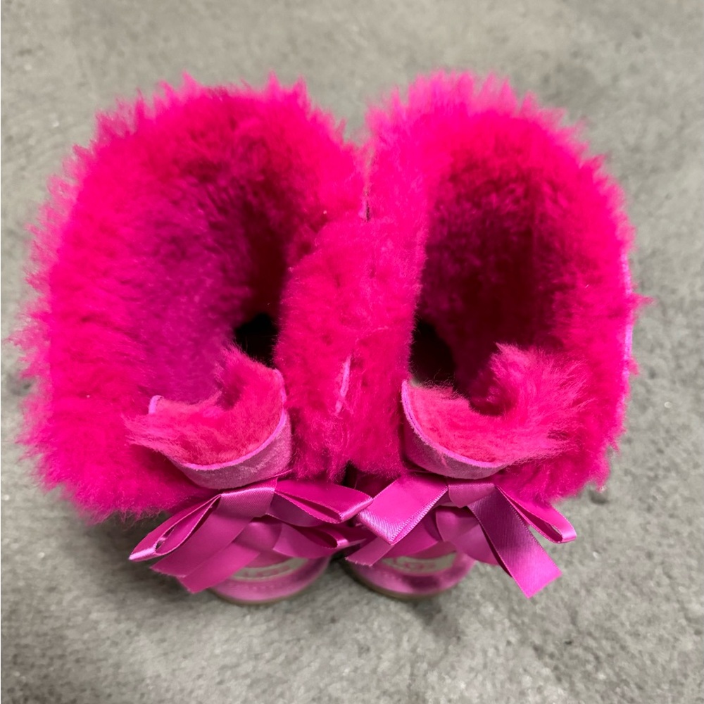 Pink UGGS - Picture 2 of 4
